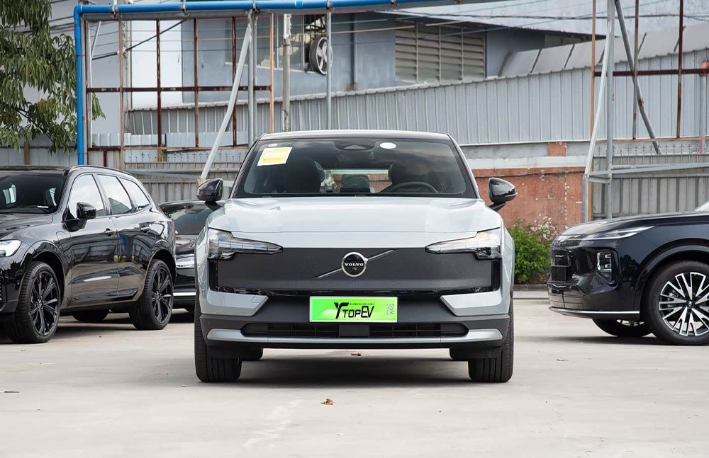imgi_3_1_3(39) 2026 Volvo EX30 Cross Country– China Export Vehicle | Chinese Hybrid Car Zambia - Image 1