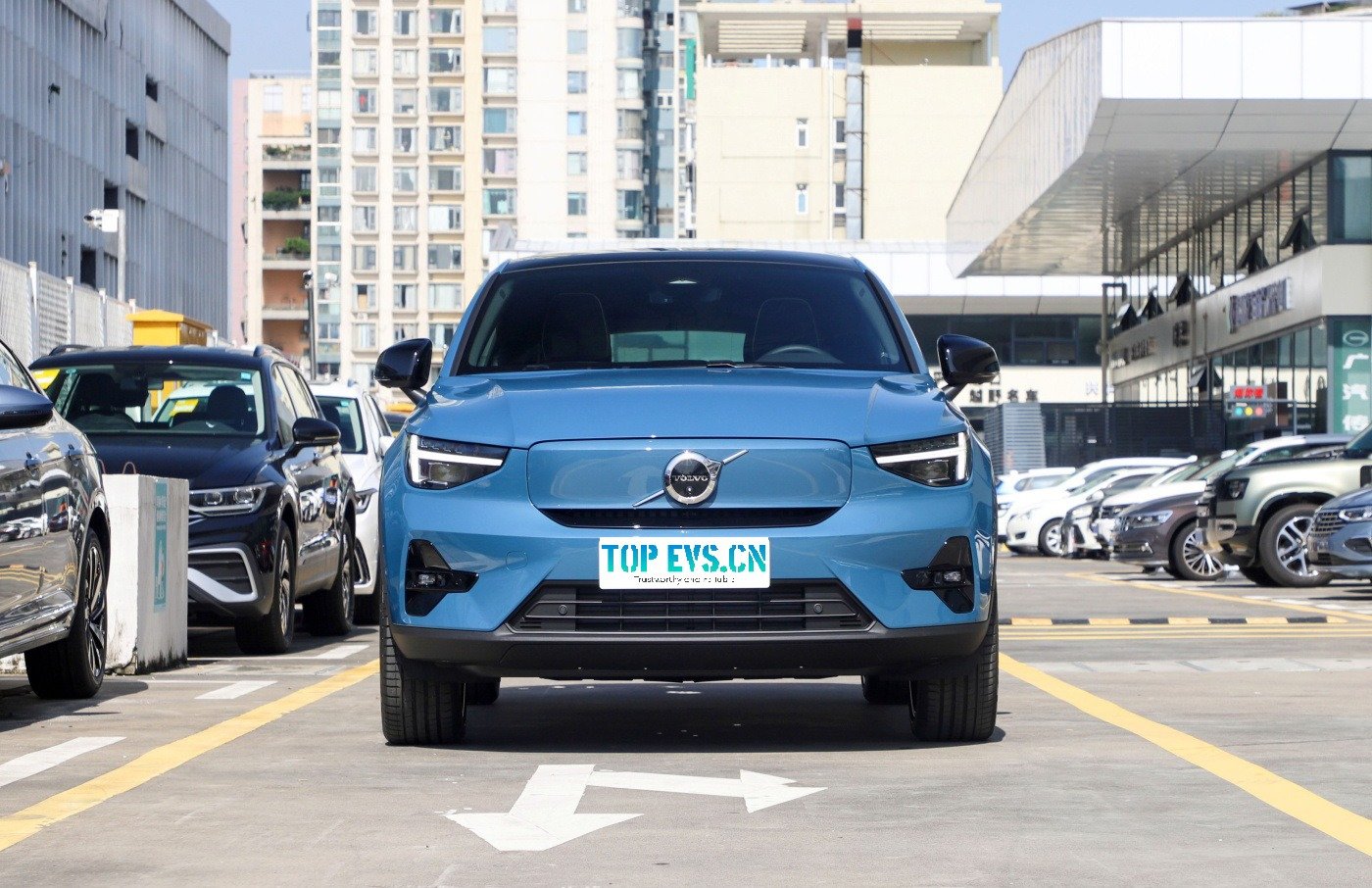 imgi_3_Volvo C40 PHEV front(1) VOLVO C40– Buy Direct From China | Chinese Car Zambia - Image 1